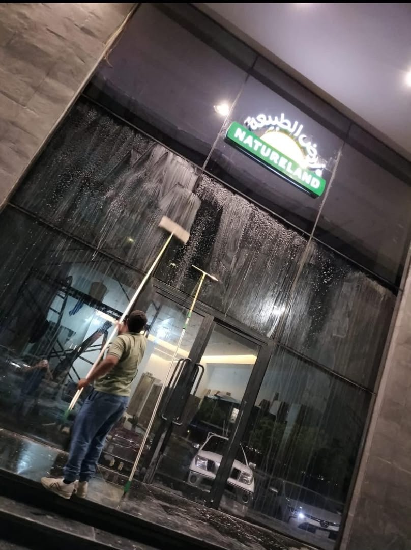 تنظيف منازل وشقق بجدة: غسيل الكنب بالبخار وتعقيم المطابخ الشامل | إكس بيست